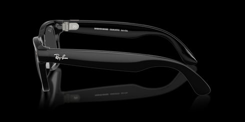 RAY-BAN Wayfarer Shiny Black Transitions Accessories