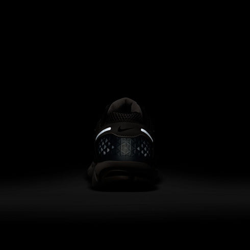 NIKE Zoom Vomero 5 Mens Sneakers