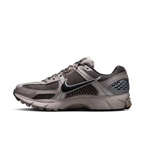 NIKE Zoom Vomero 5 Mens Sneakers