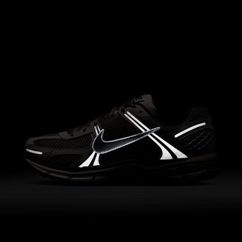 NIKE Zoom Vomero 5 Mens Sneakers
