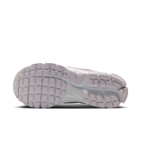 NIKE Zoom Vomero 5 Womens Sneakers
