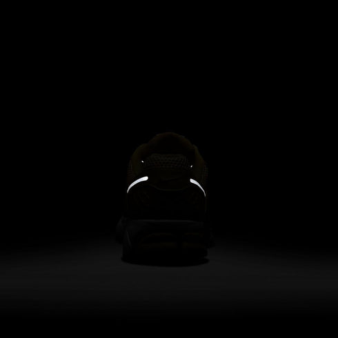 NIKE Zoom Vomero 5 Prm Mens Sneakers