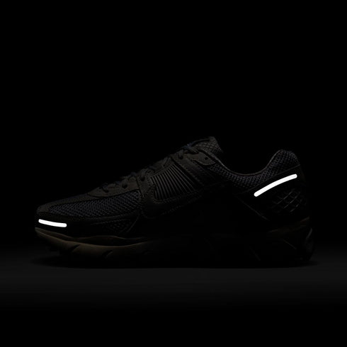 NIKE Zoom Vomero 5 Womens Sneakers