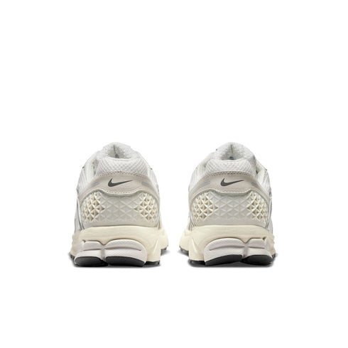 NIKE Zoom Vomero 5 Mens Sneakers