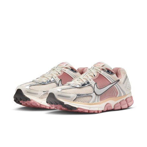 NIKE Zoom Vomero 5 Womens Sneakers