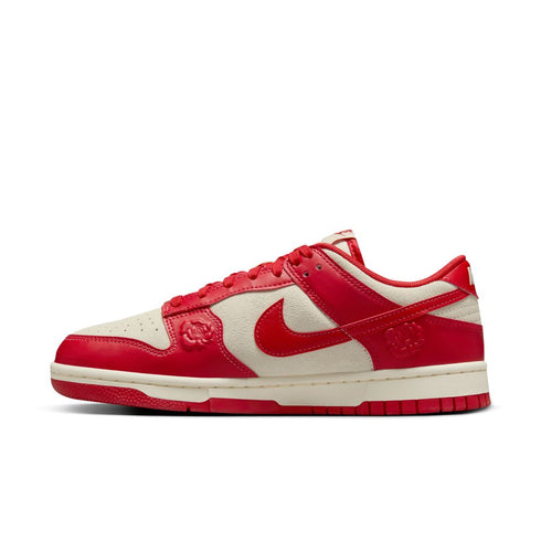 NIKE Dunk Low Womens Sneakers