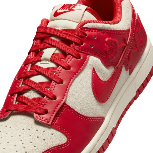 NIKE Dunk Low Womens Sneakers