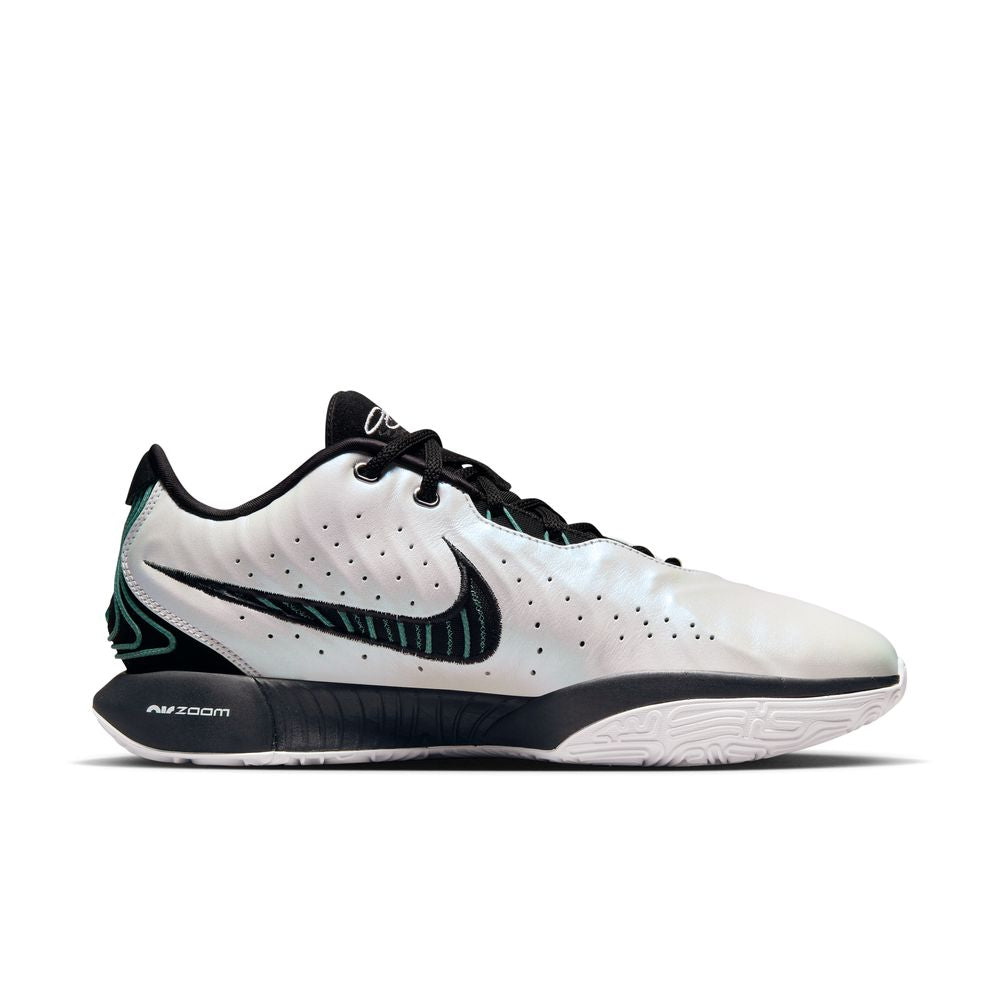 NIKE LeBron XXI 