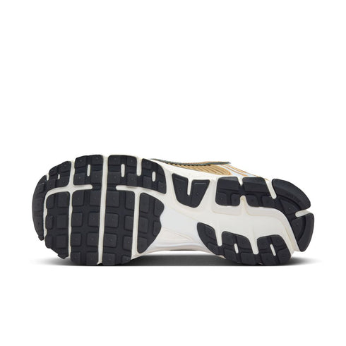 NIKE Zoom Vomero 5 Womens Sneakers