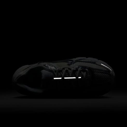 NIKE Zoom Vomero 5 Womens Sneakers