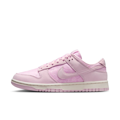 NIKE Dunk Low Mens Sneakers