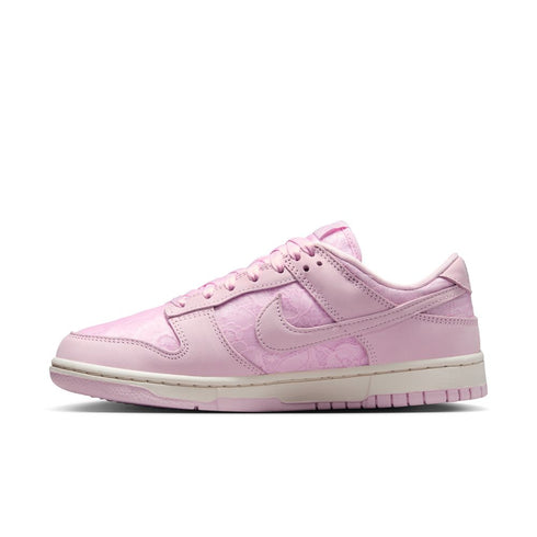 NIKE Dunk Low Mens Sneakers
