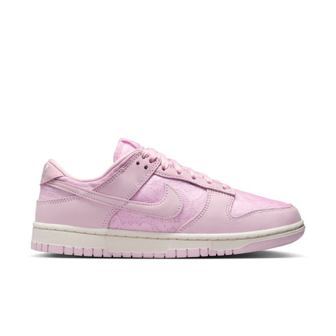 NIKE Dunk Low Mens Sneakers