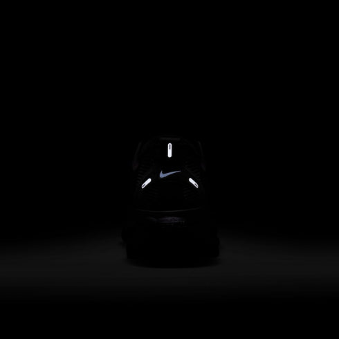 NIKE Vomero 18 Mens Sneakers