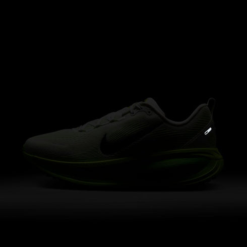 NIKE Vomero 18 Mens Sneakers