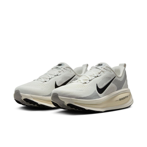 NIKE Vomero 18 Mens Sneakers