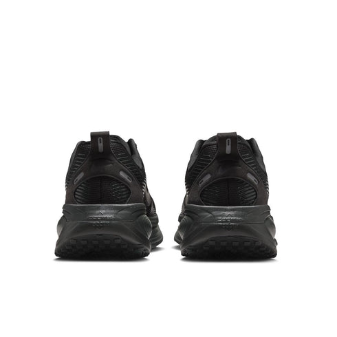 NIKE Vomero 18 Women's Sneakers
