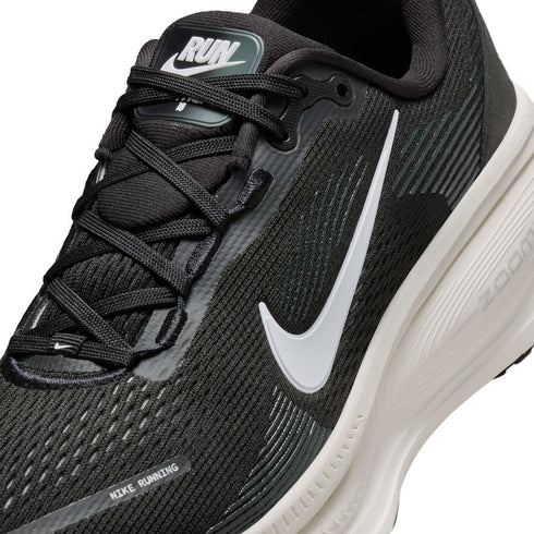 NIKE Vomero 18 Women's Sneakers