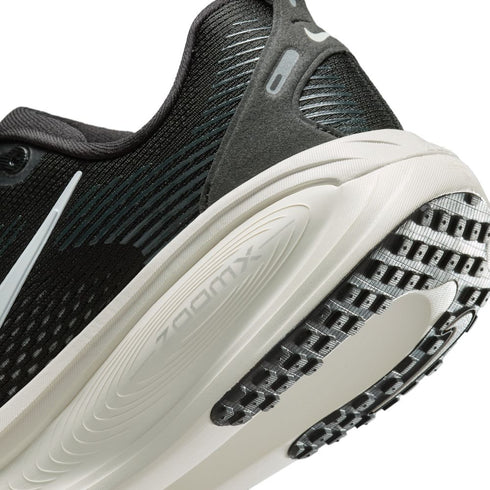 NIKE Vomero 18 Women's Sneakers