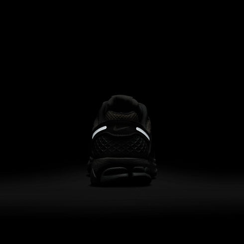 NIKE Zoom Vomero 5 Womens Sneakers