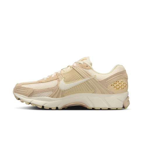 NIKE Zoom Vomero 5 Womens Sneakers