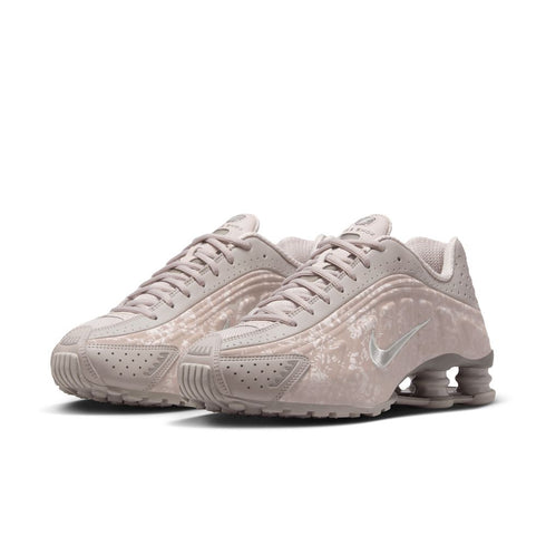 NIKE Shox R4 Womens Sneakers