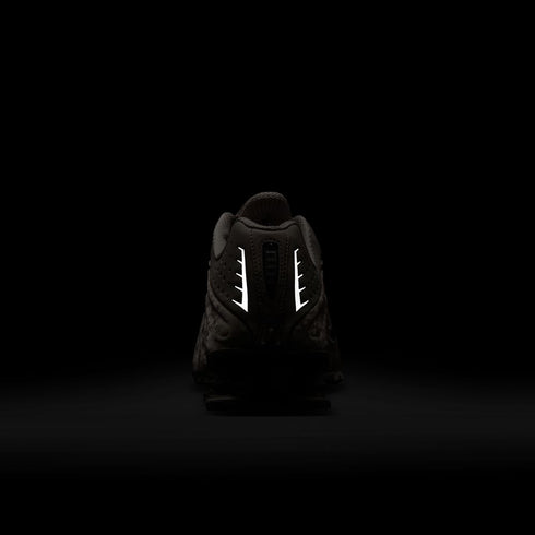 NIKE Shox R4 Womens Sneakers