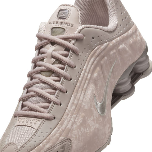 NIKE Shox R4 Womens Sneakers