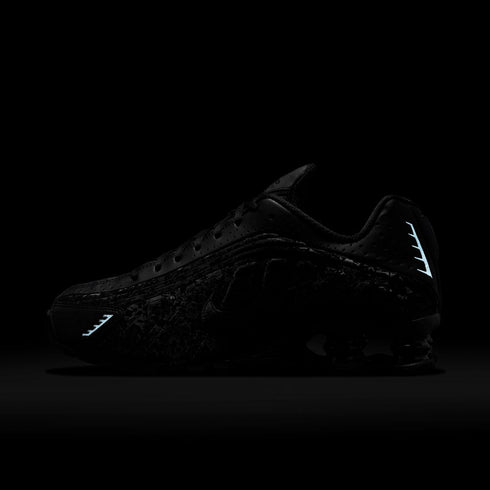 NIKE Shox R4 Womens Sneakers