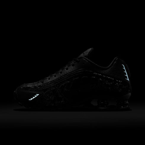 NIKE Shox R4 Womens Sneakers