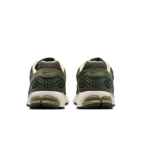 NIKE Zoom Vomero 5 SE Men's Sneakers