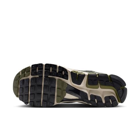 NIKE Zoom Vomero 5 SE Men's Sneakers