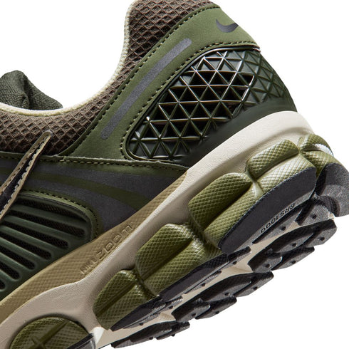NIKE Zoom Vomero 5 SE Men's Sneakers