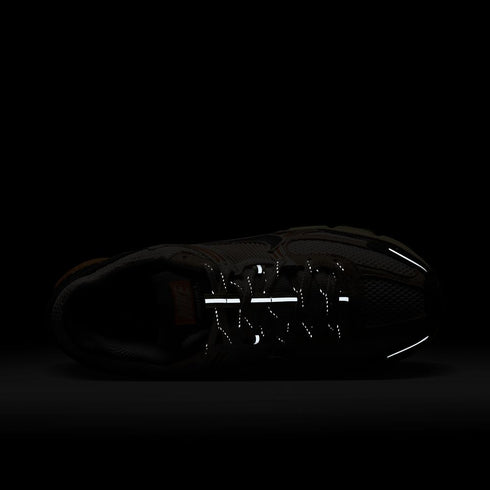 NIKE Zoom Vomero 5 Mens Sneakers