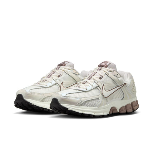 NIKE Zoom Vomero 5 Womens Sneakers