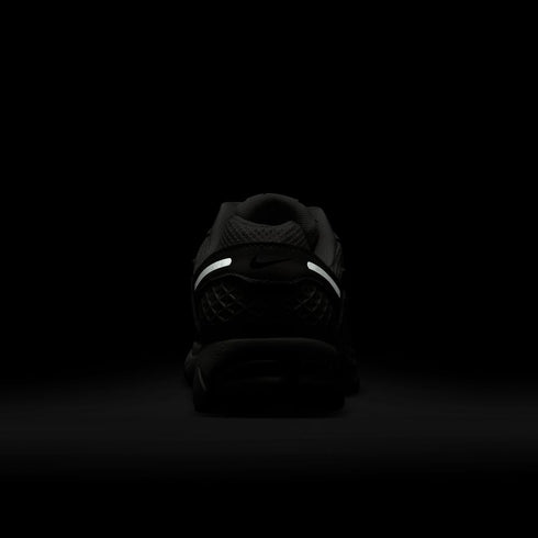 NIKE Zoom Vomero 5 Womens Sneakers