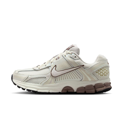 NIKE Zoom Vomero 5 Womens Sneakers