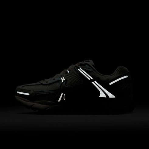 NIKE Zoom Vomero 5 Womens Sneakers