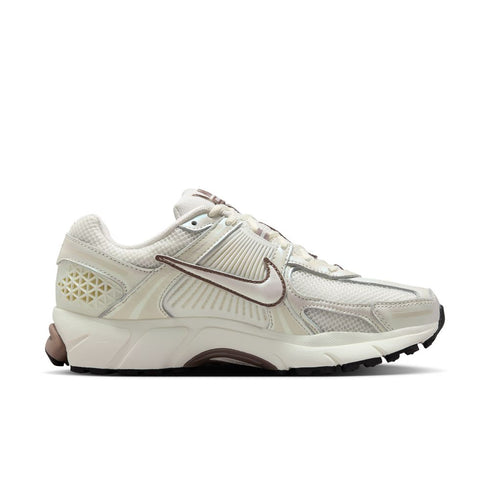 NIKE Zoom Vomero 5 Womens Sneakers
