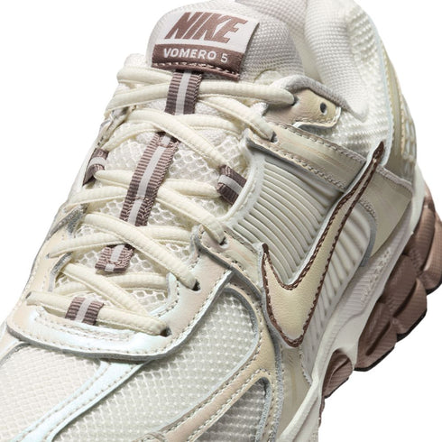 NIKE Zoom Vomero 5 Womens Sneakers
