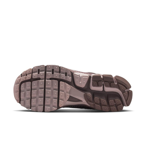 NIKE Zoom Vomero 5 Women's Sneakers