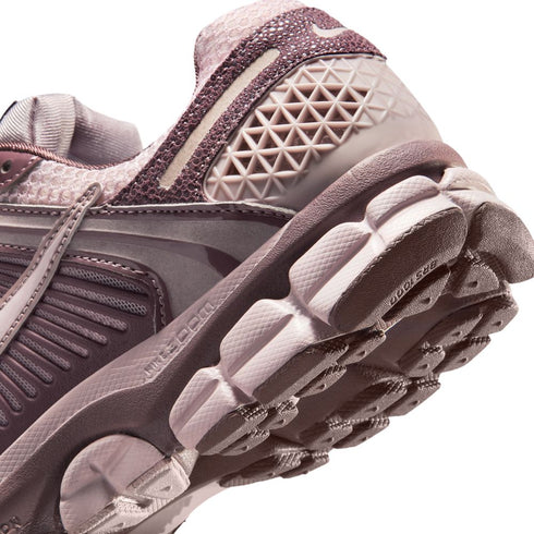 NIKE Zoom Vomero 5 Women's Sneakers