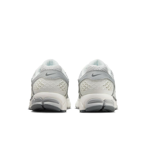 NIKE Zoom Vomero 5 Mens