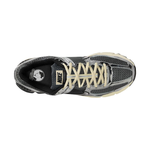 NIKE Zoom Vomero 5 Men's Apparel