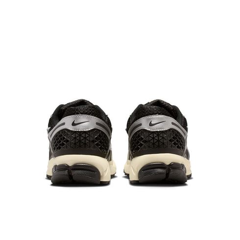 NIKE Zoom Vomero 5 Men's Sneakers