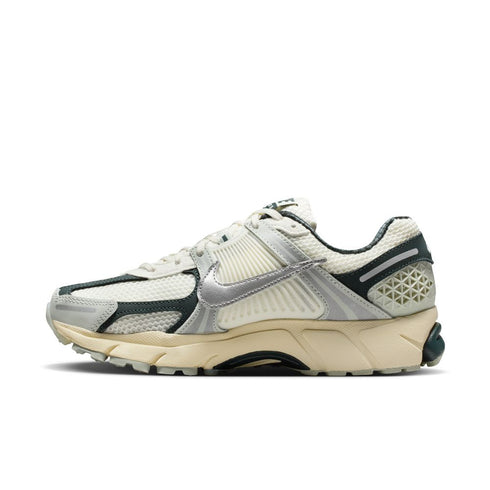 NIKE Zoom Vomero 5 Women's Sneakers