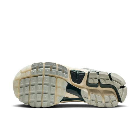 NIKE Zoom Vomero 5 Women's Sneakers