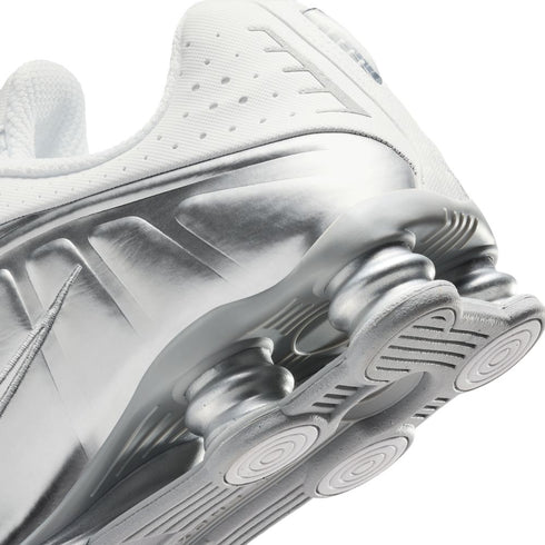 NIKE Shox R4 SE Men's Sneakers